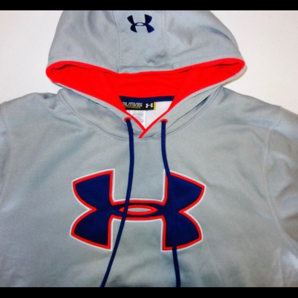 Under Armour sweatshirt